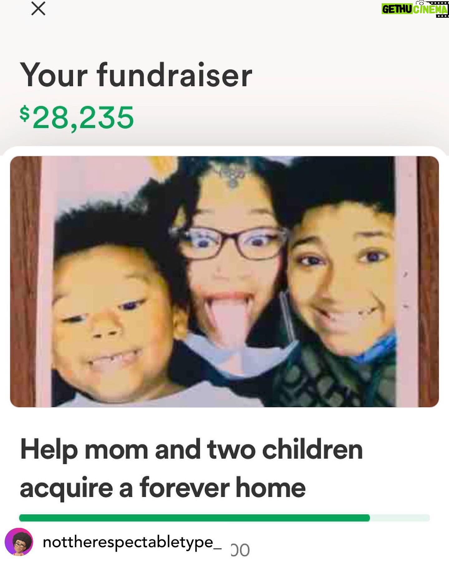 Jodie Sweetin Instagram - One of the things that I think is key in moving forward and helping repair what has been done in the past is to help guarantee a more secure future for this generation and the next. Secure housing is something that every person should have, and particularly children. I really hope if anyone out there is feeling generous, we can help in at least ONE instance to remind each other that humans can be good, kind and selfless. I also know we are all working from different places of economic advantage, and we’re all trying to make holidays work, so I understand if it’s not something you can do right now. But I know that ANYTHING will help @nottherespectabletype_ and her babies ❤️❤️ Hope everyone is having an amazing Friday. Do something kind and unexpected for someone today, with nothing expected in return. I promise… it makes it all worth it ❤️❤️ ***Please go to @nottherespectabletype_ and click on the link in her BIO!***