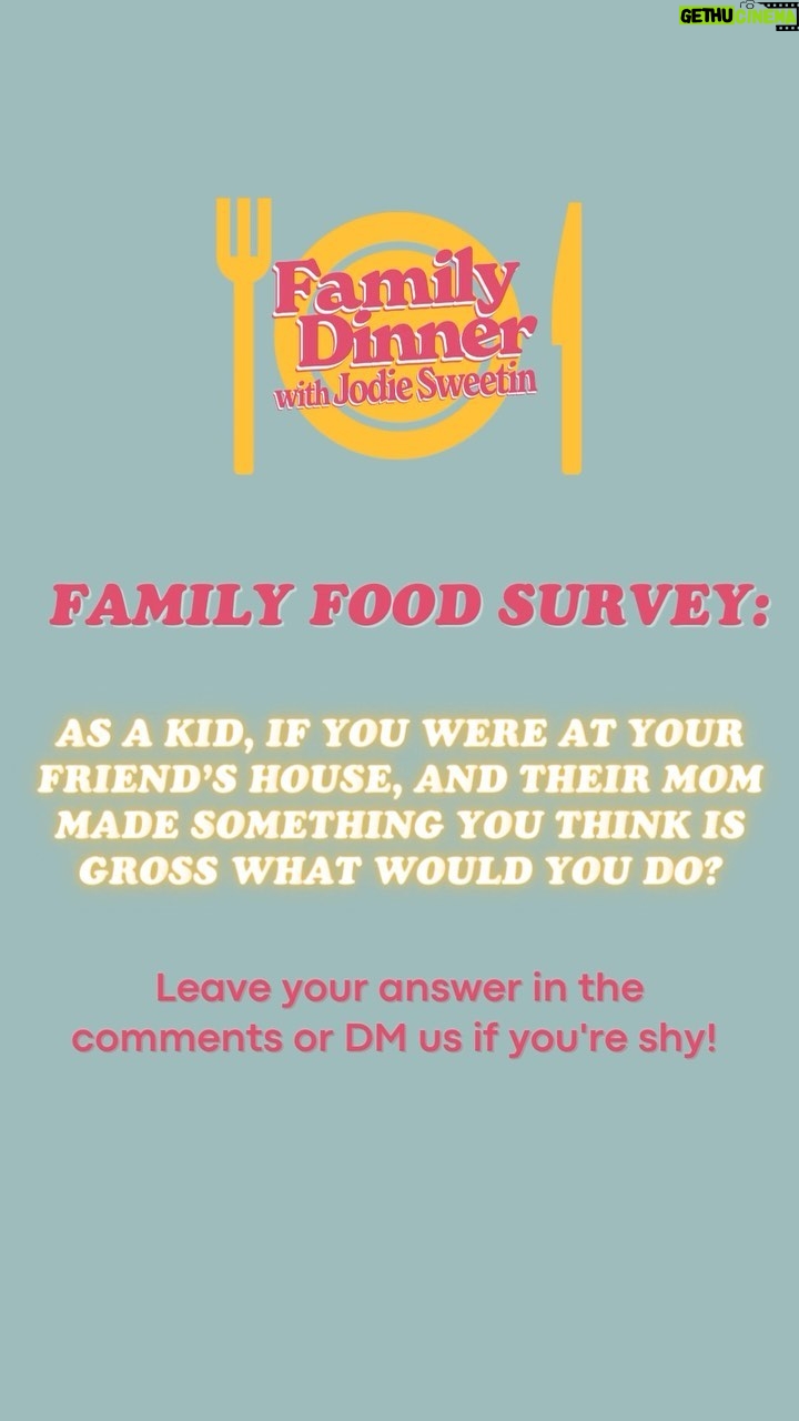 Jodie Sweetin Instagram - Hey fam! What do you do when asked to eat your friend’s mom’s gross food? Do you pretend to like it? Refuse to eat it or act like you’re allergic to something in it and if you eat it, you’ll die?? I mean, if it’s that gross maybe you will die 🤮!? Let us know in the comments or DM us if you’re shy! Answering this question is a great way to participe in the show even if you can’t make it! Plus, jodie can’t wait read all your answers to prep for Saturday! And don’t forget! ⚠️ We’re close to selling out, so if you haven’t already, buy tix to Saturday’s’ @famdinshow ⚠️ at 10:30 pm at The Comedy Store, upstairs in the Belly Room🫃. Hosted by @jodiesweetin with our guests panelists! Come join us for another dys”fun”ctional Family dinner! We promise, you’ll want seconds! #famdinnershow #familydinnershow #familydinnerwithjodiesweetin #jodiesweetin