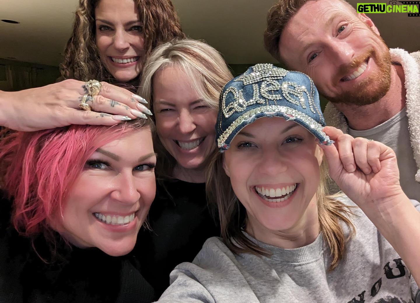 Jodie Sweetin Instagram - This is what 41 looks like. For me. It looks like friends surprising you at your house when you can’t do dinner out. (Some of them who came directly from the AIRPORT and hadn’t even stopped at home yet, @jlsuiter69 , a hero, haha) It looks like too much dim sum, but somehow, never enough. It looks like @dollyparton sweatshirts (we’re bday twins. Beat thing EVER!!) It’s ridiculous bedazzled “Queen” hats (thanks to @theceliabehar for that) for your friends to take stupid pics in. It looks like starting your day with a sweet surprise of my fav coffee (from my amazing husband (❤️❤️ @mescalito70) first thing when i woke up, complete with a candle. It’s my girls ( @bozoiee and Bea!) being with me and spoiling “old lady mom” It’s laughing so hard you think you pulled a muscle. It’s staring out my window with @sabrinasee and Celia It’s delicious, homemade cake With Mom and Dad on FT so they can be there for the bday song. All of these things are just a small piece of the love and gratitude I have for my life. (Huge thanks to @brookcasey @theceliabehar @setonstyle @caitlinskybound @jlsuiter69 and of course, @mescalito70 and my girls and parents) Also… to whoever stole my @milkbarstore cake off the porch…im bummed, but you may have done me a favor. It woulda been my breakfast. 🎂 Thank you EVERYONE for all the bday love on here, it meant the world!! ❤️❤️❤️