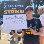 Jodie Sweetin Instagram - #sagaftra #unionstrong #wga #solidarity @kimmoffat @yolakin @sagaftra @wgawest