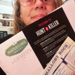Jodie Sweetin Instagram - Happy Saturday Night I’m home solving “murders” And living my true crime podcast cosplay dreams #murderino