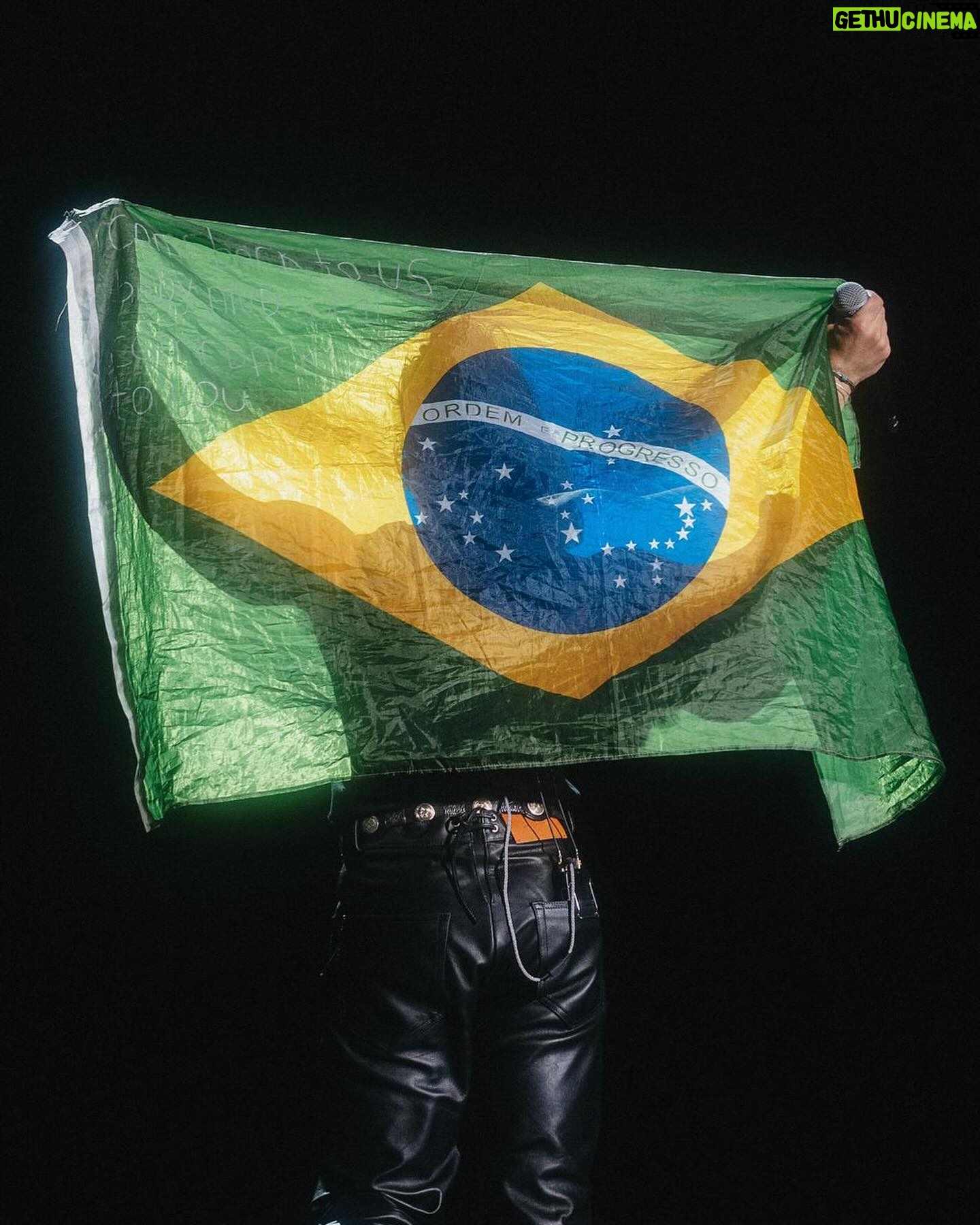 Joe Jonas - 252.6K Likes - 🇧🇷