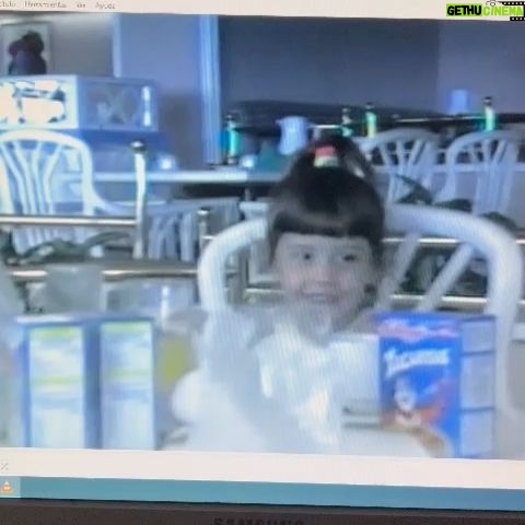 Johanna Francella Instagram - cositas de diciembre y videos que encontró mamá 🪐🥲✨❤️🐷