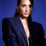 Johanna Francella Instagram - @edu_weis atrás de la cámara y todo es lindo una vez más ❤️ @open_mind_productora Y ellos rompiendola toda @delavegamakeup @guilleparraa @vir.gandola.styling @rodrigolokaj