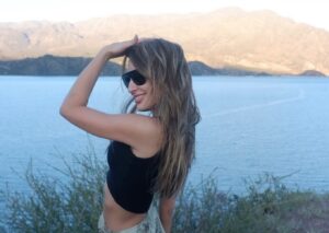 Johanna Francella Instagram - mendoza, un grupazo y viniiiito ❤️