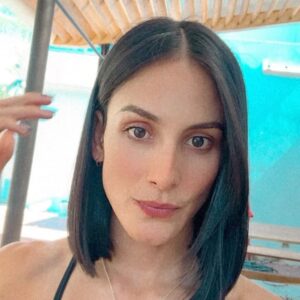 Johanna Solano Instagram - Me siento de otro nombre, edad, profesión y nacionalidad. 🤣🤣🤣