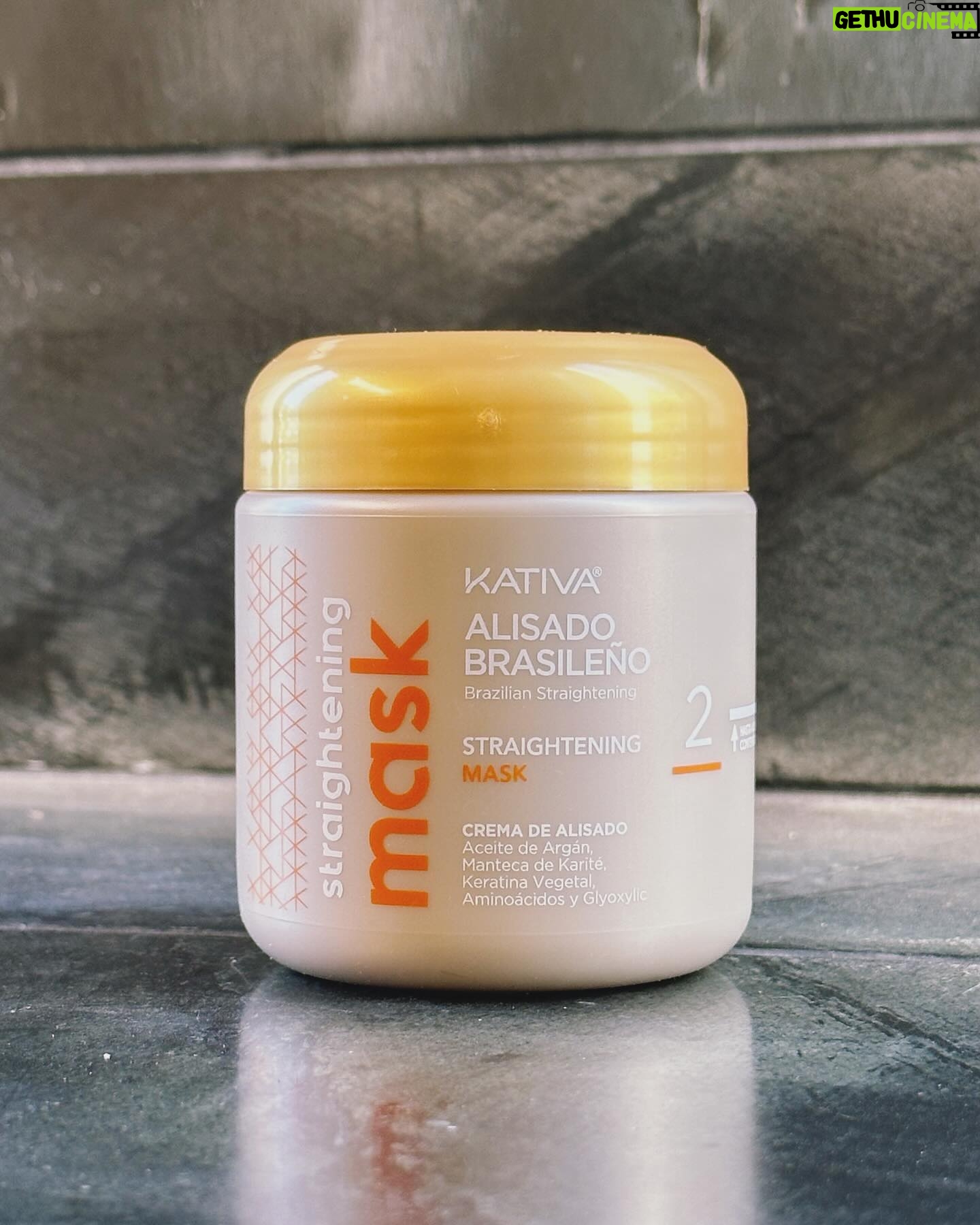 Johanna Solano - 9.5K Likes - Liso perfecto y libre de frizz para esta temporada de verano y fiestas!! 🤩 Esta Keratina de @kativacostarica se ha vuelto uno de mis productos favoritos porque me lo puedo hacer solita en casa muy fácil, me deja el cabello brillante y suave sin necesidad de estar estilizándolo todos los días, y además es VEGANO! 🌱 El combo perfecto! 💁🏽♀️💚
