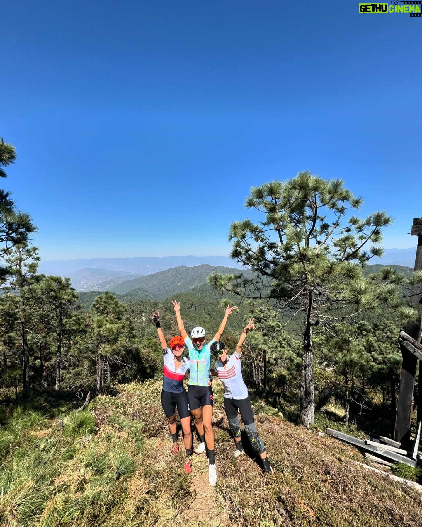 Johanna Solano - 16.2K Likes - Oaxaqueando con mis chicas!!! 😍🌳🚴🏽♀️☀️