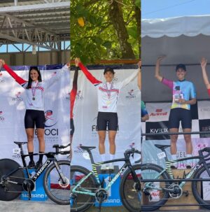 Johanna Solano Instagram - Cuando de repente me cuesta un poquito más sentirme motivada o me cuestiono el porqué hago lo que hago todos los días, sólo recurro a estas fotos. Los logros deportivos que más alegría y lágrimas me han costado, y de los que me siento más orgullosa. Volver a revivir en mi cabeza esos momentos, esas sensaciones, valen TODAS las situaciones retadoras que me han llevado a ellos.

A los que estén iniciando en esto o a los que les gustan los resultados rápidos o saltarse procesos, les dejo las últimas 3 fotos. NO es un proceso fácil, pero en la mayoría de los casos valdrá la pena. Las heridas físicas son sólo una parte mínima. Las voces internas, la autocrítica, el cansancio, las dudas y todos los sacrificios que conlleva la disciplina, esos SÍ son los verdaderos monstruos que hay que vencer todos los días.

Descripción de las fotos:

1- Mi primer IRONMAN (Cozumel, 2017). También mi primer podio en esta distancia. 3er lugar con un tiempo de 10h52min. 🥉
2- Mi segundo IRONMAN (Florianópolis, 2018). Mi segundo podio consecutivo, 3er lugar con 11h19min. 🥉
3- Mi tercer IRONMAN (Cozumel, 2019). 7mo lugar con 10h57m.
4- IRONMAN 70.3 Monterrey (2017). El primer Medio IRONMAN que gané. 🥇🥹 También fue la primera vez que bajé de las 5 horas en esa distancia (4h56). Fui la ciclista más rápida y esta competencia me clasificó a mi primer Mundial de IRONMAN 70.3.
5- Mi primer maratón (Berlin, 2019). Logré la marca clasificatoria para Boston con 3:26:10, además toda mi familia estaba allá y mi hermano @sergiosolanol también compitió. 🙏🏽
6- Maratón de Nueva York (2019). Tiempo: 3:37:16
7- 1er lugar Challenge Vietnam (2016) 🥇
8- Los dos goles que metí en Miss Universo con Cafú como DT y que hicieron que la prensa me pusiera atención! 🤣🙌🏽
9- Porque bailar también es deporte. ☺️ Dancing with the Stars (2018). 🏆
10- Campeonato Nacional Master de Contrarreloj (2022) 🥇
11- Campeonato Nacional Master de Ruta (2022) 🥇
12- Campeona Vuelta Master Femenina Kivelix (2022) 🥇

Bueno, y si contara todo lo que he perdido!! 🤣

Veo atrás, agarro buen impulso para seguir trabajando y soñando con muchos más años sana y fuerte! 💪🏽