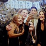 Johanna Solano Instagram - ¡Ayer vivimos una noche espectacular gracias a @forever21latam! Fue la inauguración oficial de la nueva tienda en Avenida Escazú y además de que está divina hubo un montón de actividades chivísimas, entre ellas CONOCER A @guaynaa!!! 🤩💥🙌🏽 Hay cosas lindísimas, pásense por la tienda un día de estos, yo conseguí varias cositas que ya necesitaba!! 😍