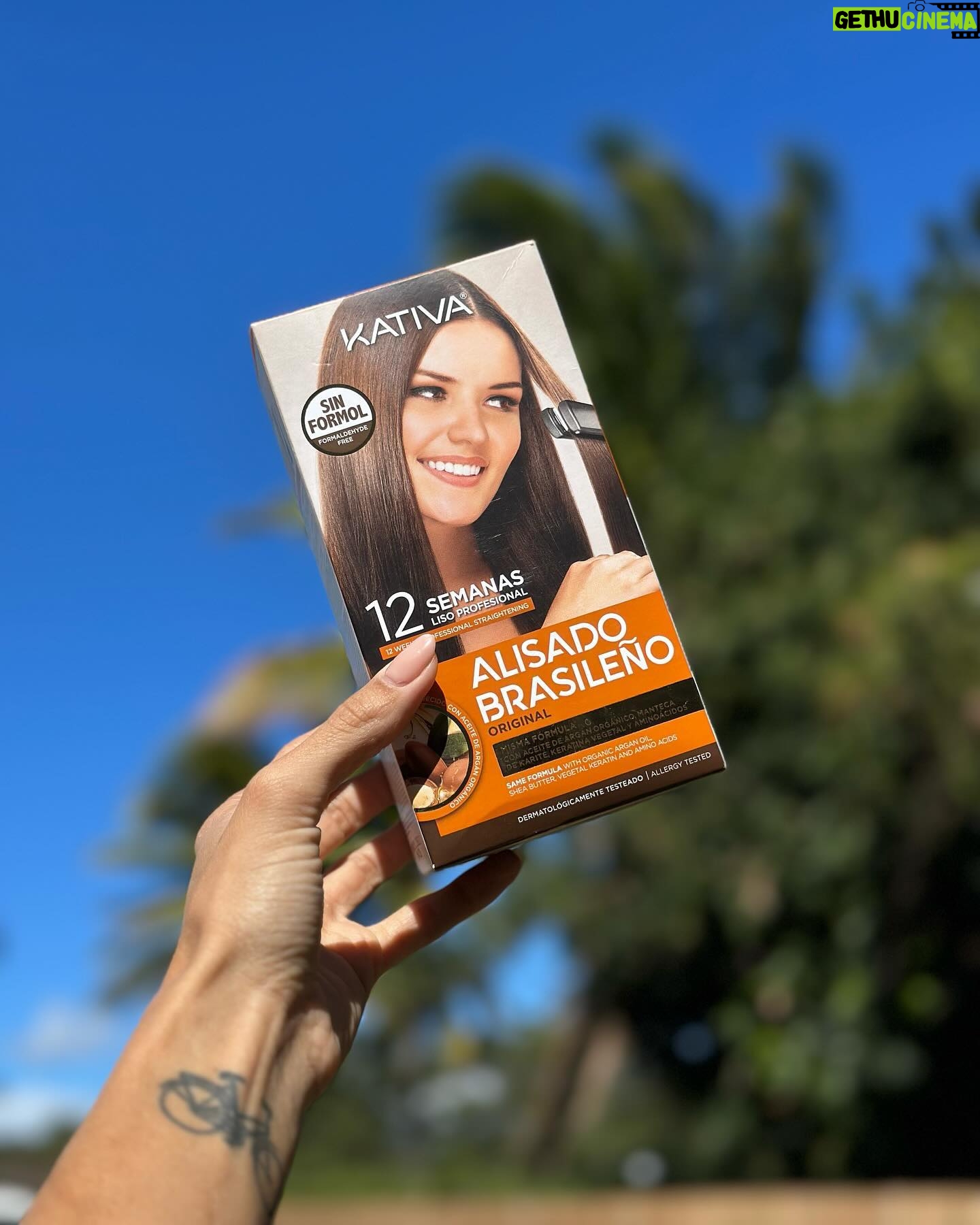 Johanna Solano - 9.5K Likes - Liso perfecto y libre de frizz para esta temporada de verano y fiestas!! 🤩 Esta Keratina de @kativacostarica se ha vuelto uno de mis productos favoritos porque me lo puedo hacer solita en casa muy fácil, me deja el cabello brillante y suave sin necesidad de estar estilizándolo todos los días, y además es VEGANO! 🌱 El combo perfecto! 💁🏽♀️💚