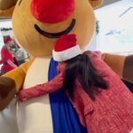 Johanna Solano Instagram - Tomate tu foto Navideña este sábado en @walmartcr Curridabat!!! 😍 No se imaginan lo lindo del ambiente, sin duda un recuerdo para la familia para toda la vida! ❤️ Sólo tenés que presentar la factura de tus compras en el set Navideño que verás en la entrada, y listo! 🙌🏽🙌🏽🙌🏽 #walmart #Navidad