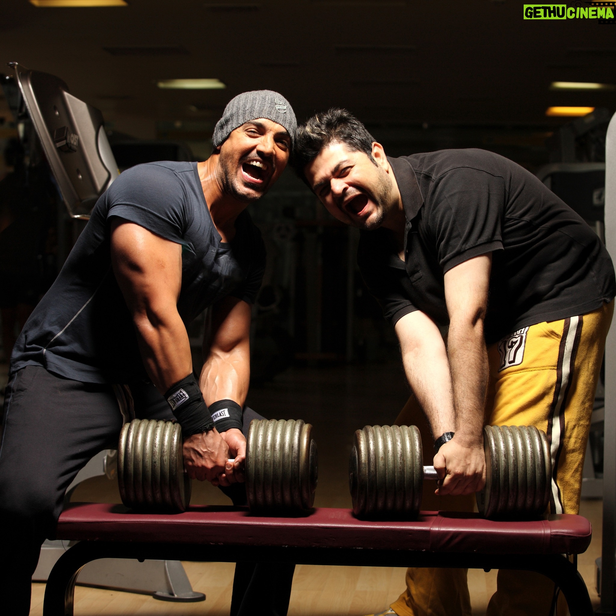 John Abraham Instagram - In friendship, we find power 💪♥️💯 #btswithdabboo with @thejohnabraham @dabbooratnani Captured by @manishadratnani @dabbooratnanistudio #dabbooratnanicalendar #johnabraham #dabbooratnani #ja