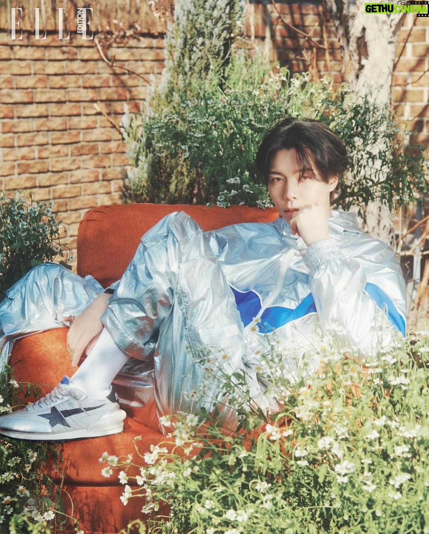 Johnny Suh Instagram - 🪿 🪿 #ellekorea #goldengoose #골든구스마라톤