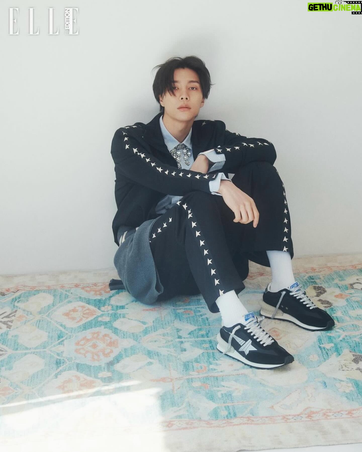 Johnny Suh Instagram - 🪿 🪿 #ellekorea #goldengoose #골든구스마라톤