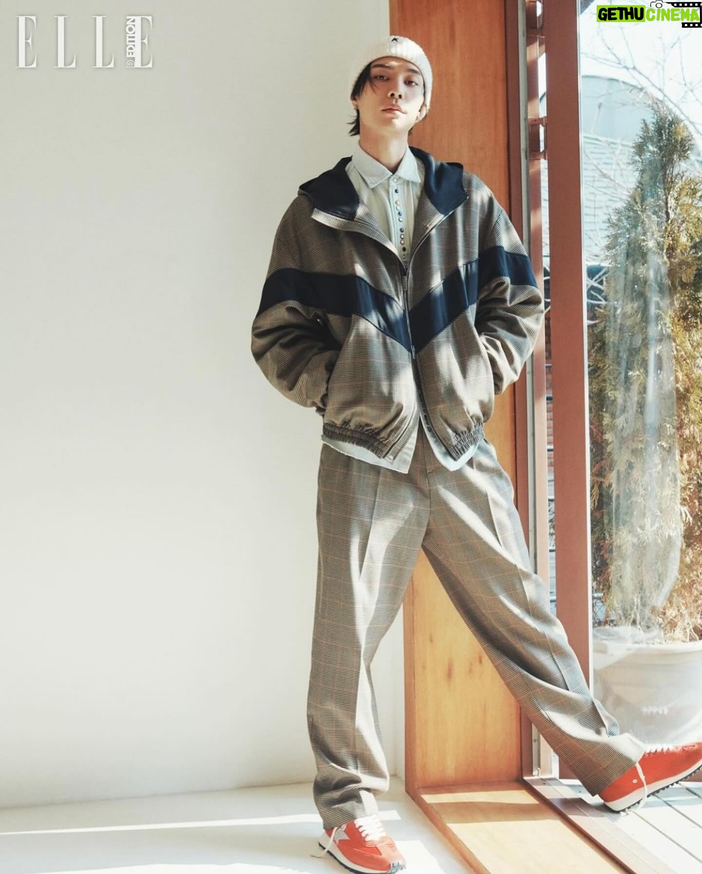 Johnny Suh Instagram - 🪿 🪿 #ellekorea #goldengoose #골든구스마라톤