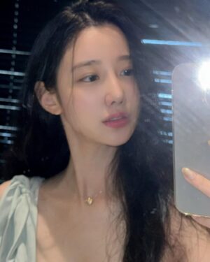 Johyun Instagram - 🏋🏻‍♀️🎾💪🏻🏃🏻‍♀️💨🎧