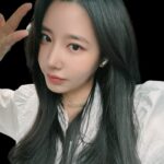 Johyun Instagram - 🎀🌸🌷 이제 더워요🔥