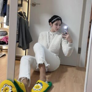 Johyun Instagram - 🧚‍♀️🌷4/14🎂🌸