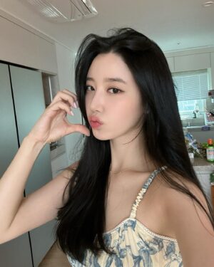Johyun Instagram - 예쁜척좀해봄.ㅋㄷ킼