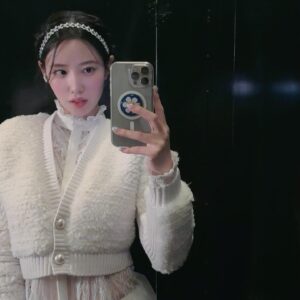 Johyun Instagram - 🧚‍♀️🌷4/14🎂🌸