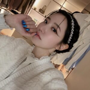 Johyun Instagram - 🧚‍♀️🌷4/14🎂🌸