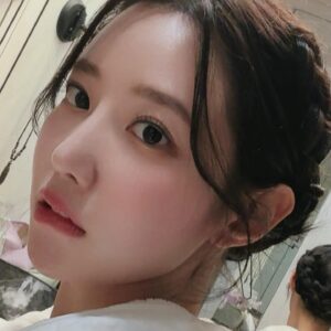 Johyun Instagram - 🧚‍♀️🌷4/14🎂🌸