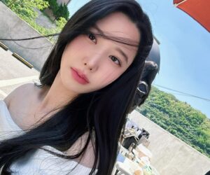Johyun Instagram - 🎬☄️🛸🎥 

with D.W매니저님