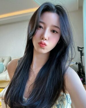 Johyun Instagram - 예쁜척좀해봄.ㅋㄷ킼