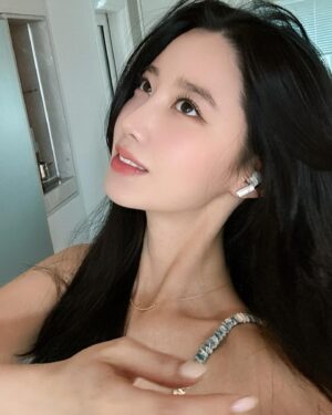 Johyun Instagram - 예쁜척좀해봄.ㅋㄷ킼