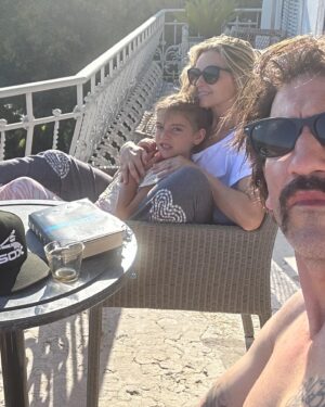 Jon Bernthal Instagram - ❤️❤️Miss. My. Ladies.l❤️❤️❤️