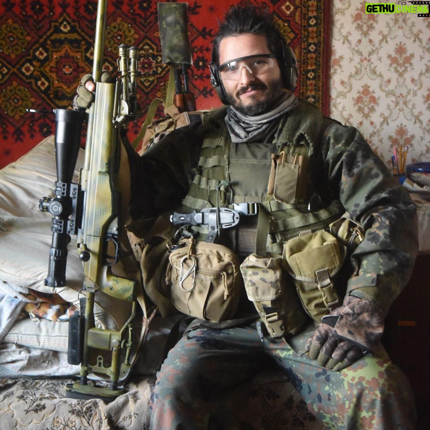 Jon Bernthal Instagram - Sniper Wali is recognized as one of the deadliest snipers in the world. A Canadian Special forces soldier who is risking it all to fight for the future of Ukraine. I’m honored to have had this conversation with my friend Wali who talked to me from his safe house near the front line to share his thoughts on the war- and the iron will of the Ukrainian people. I appreciate you listening to his story. @realones_podcast Big love y’all.