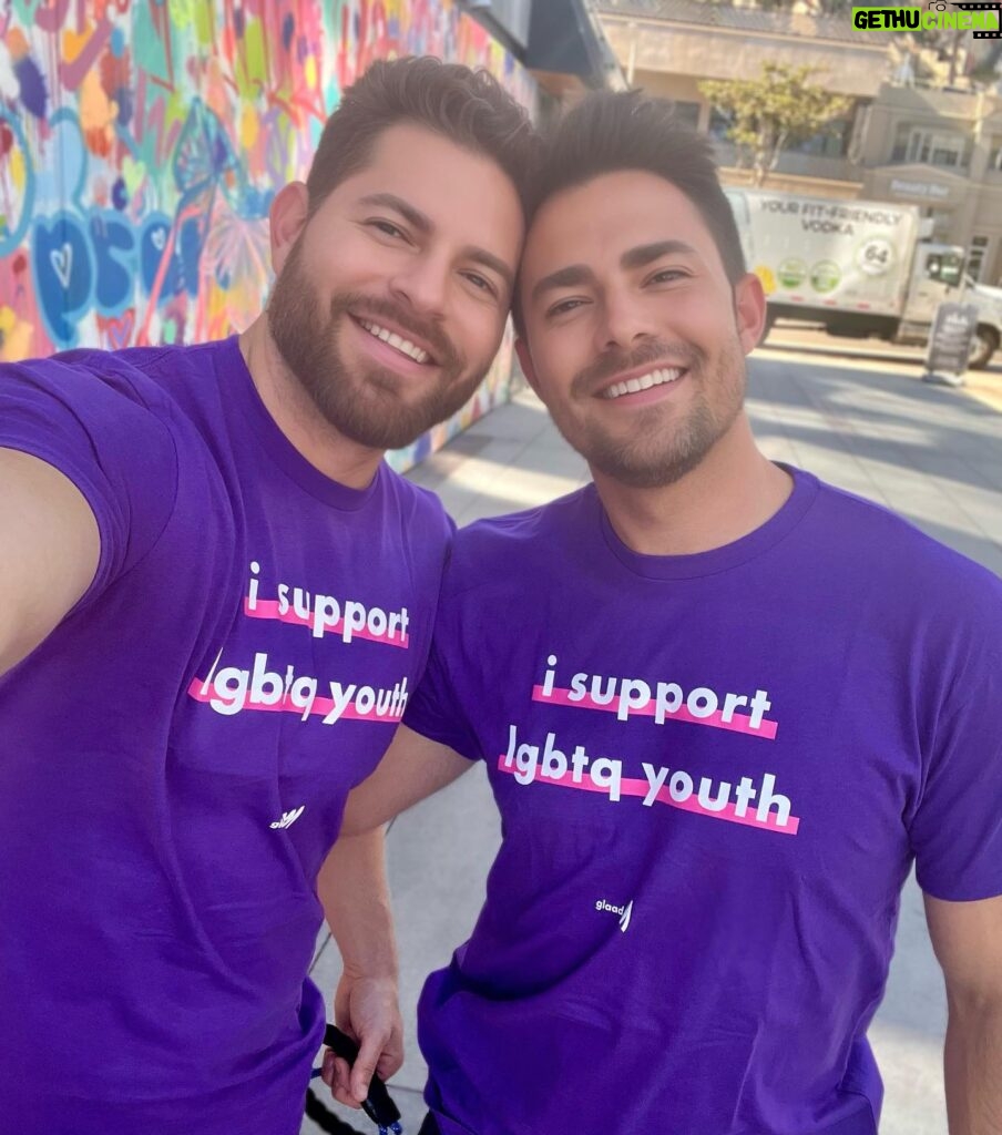 Jonathan Bennett Instagram - Take a stand against bullying today and every day. #SpiritDay @glaad 💜💜💜
