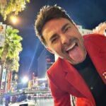 Jonathan Bennett Instagram – Is it rude to stick your tongue out in photos? 
📸 @awalkk35