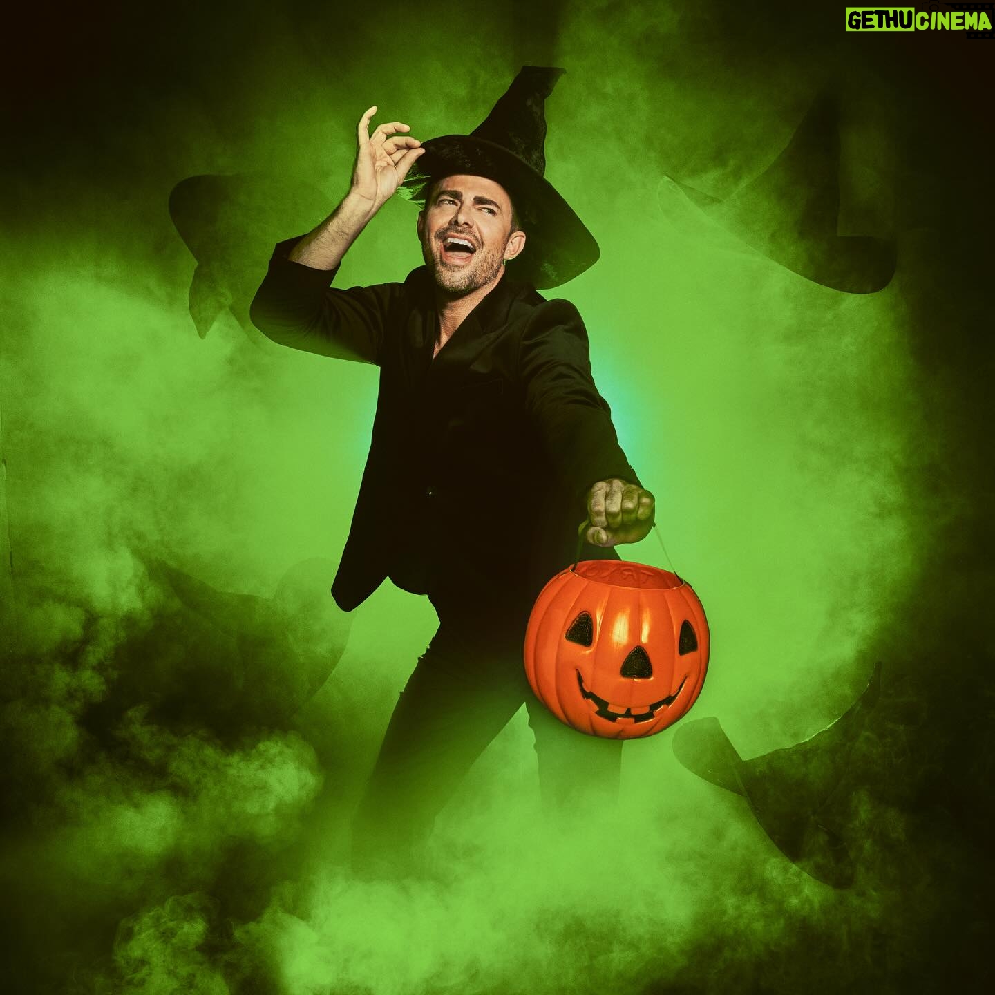 Jonathan Bennett - 11.9K Likes - Tell me your jumping on a plane to go to the 20th Anniversary @wicked_musical to celebrate all the amazing talent with out telling me… #wicked #broadway
Also tune in to the Season Finale of #HalloweenWars on @foodnetwork tonight at 9pm
📸 @wesandalex
Wardrobe @neilcohenstyle
@edgargtz92
Makeup @sabrinaozuna @daxelin
Studio @snapstudiosus @terrellsandefur