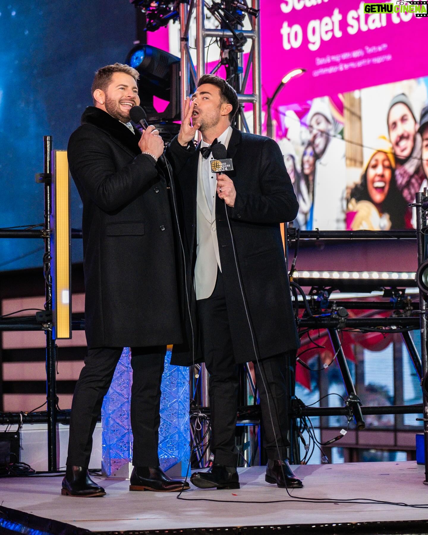 Jonathan Bennett - 56.4K Likes - Host NYE with your husband, 10/10 recommend. #balldrop. @timessquarenyc #2024