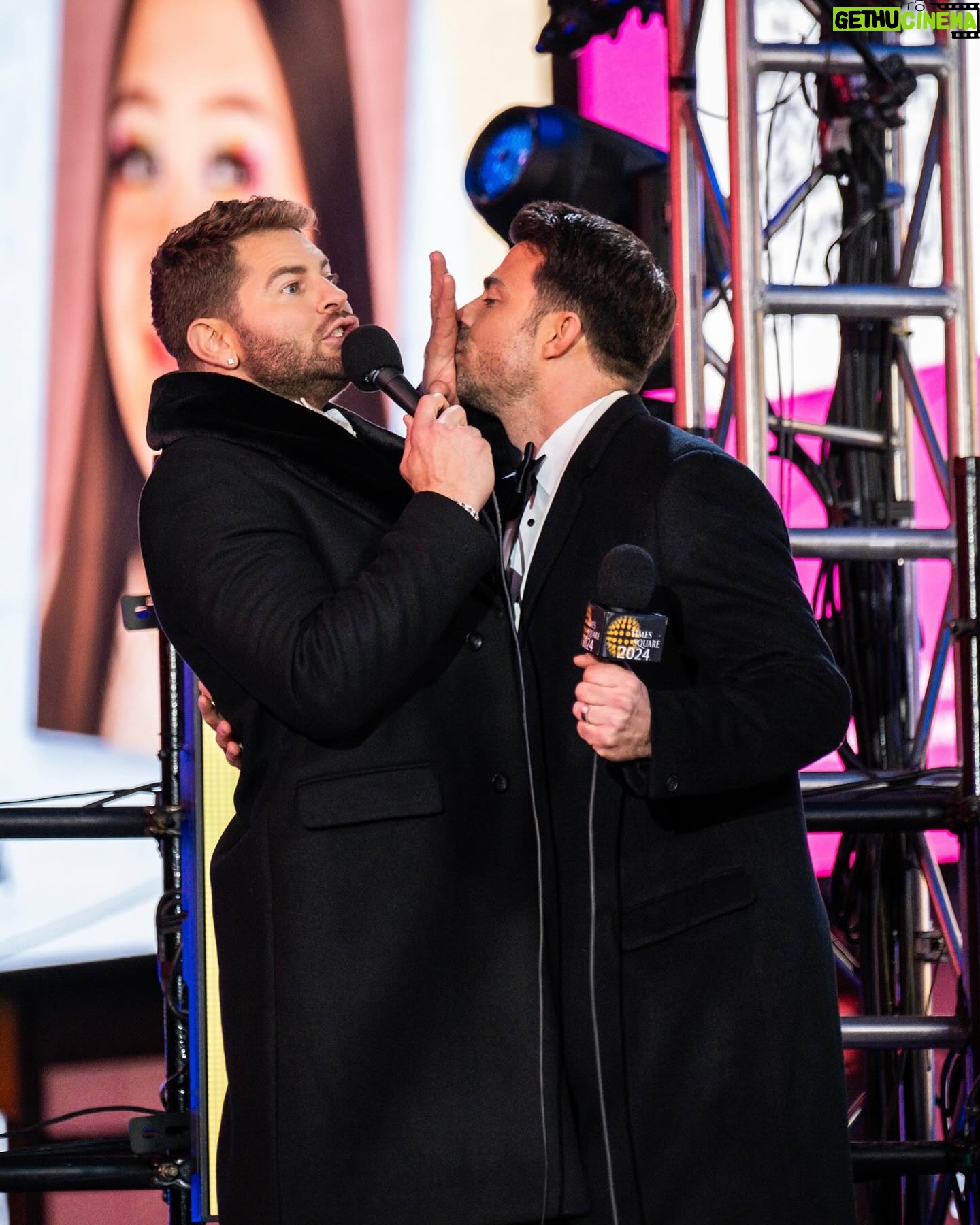 Jonathan Bennett - 56.4K Likes - Host NYE with your husband, 10/10 recommend. #balldrop. @timessquarenyc #2024