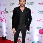 Jonathan Bennett Instagram - Hot date night for my movie premiere Christmas on Cherry Lane at Lincoln Center #CountDowntoChristmas