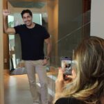Jonathan Nemer Instagram – Homens… cuidado ao pedir para a Amada tirar foto de vocês… elas podem tirar informações também hahahahahaha Alguém aqui já fez isso? Qual tatica usam mulherada? Escrevam nos comentarios 😂😂😂
PRÓXIMOS SHOWS:
16/04 Mogi das Cruzes/SP
17/04 Vitória/ES ESGOTADO
18/04 Fortaleza/CE
20/04 Salvador/BA ESGOTADO
22/04 Recife/PE
23/04 São Luis/MA
24/04 Campinas/SP
30/04 Lisboa/PORTUGAL
01/05 Porto/PORTUGAL
05/05 Dublin/IRLANDA
14/05 Ipatinga/MG
15/05 Governador Valadares/MG
16/05 Uberlândia/MG
17/05 Betim/MG
18/05 Belo Horizonte/MG
20/05 Mauá/SP
21/05 Santos/SP
22/05 Barueri/SP
31/05 Montreal/CANADÁ
03/06 Toronto/CANADÁ
05/06 Vancouver/CANADÁ
09/06 Calgary/CANADÁ
12/06 Brasília/DF
13/06 Goiânia/GO
14/06 Jataí/GO
16/06 São José dos Campos/SP
17/06 São José do Rio Preto/SP
18/06 Araçatuba/SP
19/06 Rio de Janeiro/RJ
20/06 Natal/RN
24/06 Londrina/PR
25/06 Maringá/PR
26/06 Ponta Grossa/PR
27/06 Curitiba/PR
29/06 Joinville/SC
30/06 São José/SC
02/07 Porto Alegre/RS
03/07 Umuarama/PR
04/07 Cascavel/PR
05/07 Foz do Iguaçu/PR
10/07 Rondonópolis/MT
11/07 Cuiabá/MT
12/07 Porto Velho/RO
13/07 Manaus/AM
INGRESSOS: jonathannemer.com.br