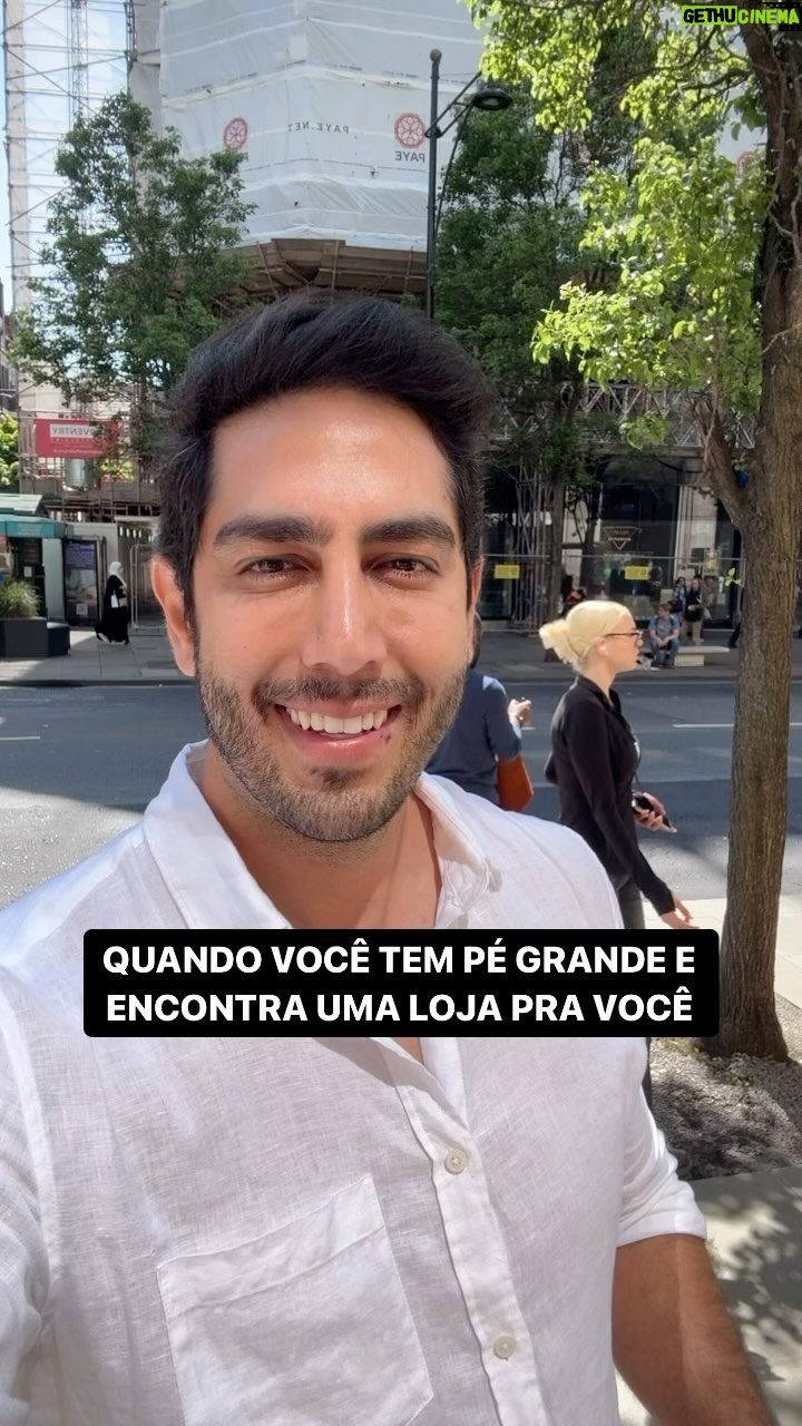 Jonathan Nemer Instagram - Marque aquele amigo ou aquela amiga que tem PÉZÃOOOO 😂😂😂 PRÓXIMOS SHOWS: 14/05 Ipatinga/MG 15/05 Governador Valadares/MG 16/05 Uberlândia/MG 17/05 Betim/MG ESGOTADO 18/05 Belo Horizonte/MG ESGOTADO 20/05 Mauá/SP 21/05 Santos/SP ESGOTADO 22/05 Barueri/SP 31/05 Montreal/CANADÁ 03/06 Toronto/CANADÁ 05/06 Vancouver/CANADÁ 09/06 Calgary/CANADÁ 12/06 Brasília/DF 13/06 Goiânia/GO 14/06 Jataí/GO 16/06 São José dos Campos/SP 17/06 São José do Rio Preto/SP 18/06 Araçatuba/SP 19/06 Rio de Janeiro/RJ 20/06 Natal/RN 24/06 Londrina/PR 25/06 Maringá/PR 26/06 Ponta Grossa/PR 27/06 Curitiba/PR 28/06 Blumenau/SC 29/06 Itajaí/SC 30/06 São José/SC 01/07 Joinville/SC 02/07 Porto Alegre/RS 03/07 Umuarama/PR 04/07 Cascavel/PR 05/07 Foz do Iguaçu/PR 10/07 Rondonópolis/MT 11/07 Cuiabá/MT 12/07 Porto Velho/RO 13/07 Manaus/AM INGRESSOS: jonathannemer.com.br
