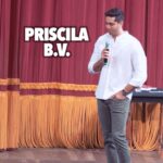 Jonathan Nemer Instagram - Eu corri risco no improviso… e to correndo mais risco ainda postando 😂😂😂 Ainda bem que existem várias Priscilas em Ananindeua/PARÁ. Agora me respondam… com quantos anos vocês deram o 1º beijo? Eu tinha 16 anos e foi no 3º Colegial. E vcs? PRÓXIMOS SHOWS: 15/04 Guarulhos/SP 16/04 Mogi das Cruzes/SP 17/04 Vitória/ES ESGOTADO 18/04 Fortaleza/CE 20/04 Salvador/BA 22/04 Recife/PE 23/04 São Luis/MA 24/04 Campinas/SP 30/04 Lisboa/PORTUGAL 01/05 Porto/PORTUGAL 05/05 Dublin/IRLANDA 14/05 Ipatinga/MG 15/05 Governador Valadares/MG 16/05 Uberlândia/MG 17/05 Betim/MG 18/05 Belo Horizonte/MG 20/05 Mauá/SP 21/05 Santos/SP 22/05 Barueri/SP 31/05 Montreal/CANADÁ 03/06 Toronto/CANADÁ 05/06 Vancouver/CANADÁ 09/06 Calgary/CANADÁ 12/06 Brasília/DF 13/06 Goiânia/GO 14/06 Jataí/GO 18/06 Araçatuba/SP 19/06 Rio de Janeiro/RJ 24/06 Londrina/PR 25/06 Maringá/PR 26/06 Ponta Grossa/PR 27/06 Curitiba/PR 03/07 Umuarama/PR 05/07 Foz do Iguaçu/PR 10/07 Rondonópolis/MT 11/07 Cuiabá/MT 12/07 Porto Velho/RO INGRESSOS: jonathannemer.com.br