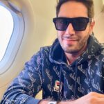 Jonathan Nemer Instagram - Partiu FORTALEZA, depois SALVADOR, depois RECIFE e por fim SÃO LUÍS. Qual foto gostaram mais? Comente 1, 2, 3 ou 4? Depois de dormir apenas 1:40h essa noite, até que o Skin Care da Shiseido fez efeito hahahahaha E por aí? Quantas horas dormiram essa noite? PRÓXIMOS SHOWS: 18/04 Fortaleza/CE HOJE 20/04 Salvador/BA ESGOTADO 22/04 Recife/PE 23/04 São Luis/MA 24/04 Campinas/SP 30/04 Lisboa/PORTUGAL 01/05 Porto/PORTUGAL 05/05 Dublin/IRLANDA 14/05 Ipatinga/MG 15/05 Governador Valadares/MG 16/05 Uberlândia/MG 17/05 Betim/MG 18/05 Belo Horizonte/MG 20/05 Mauá/SP 21/05 Santos/SP 22/05 Barueri/SP 31/05 Montreal/CANADÁ 03/06 Toronto/CANADÁ 05/06 Vancouver/CANADÁ 09/06 Calgary/CANADÁ 12/06 Brasília/DF 13/06 Goiânia/GO 14/06 Jataí/GO 16/06 São José dos Campos/SP 17/06 São José do Rio Preto/SP 18/06 Araçatuba/SP 19/06 Rio de Janeiro/RJ 20/06 Natal/RN 24/06 Londrina/PR 25/06 Maringá/PR 26/06 Ponta Grossa/PR 27/06 Curitiba/PR 30/06 São José/SC 01/07 Joinville/SC 02/07 Porto Alegre/RS 03/07 Umuarama/PR 04/07 Cascavel/PR 05/07 Foz do Iguaçu/PR 10/07 Rondonópolis/MT 11/07 Cuiabá/MT 12/07 Porto Velho/RO 13/07 Manaus/AM INGRESSOS: jonathannemer.com.br