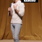 Jonathan Nemer Instagram - Eu já vi gente namorar 5 anos… 7 anos… 10 anos… 14 anos… MAS 32 ANOS? Esse bateu o recorde hahahahahaha conhece alguém que namora há tanto tempo? 😂😂😂 Escreva nos comentários o maior namoro que já viu e bora assistir meu show que você pode estar no próximo vídeo hahahahahaha PRÓXIMOS SHOWS: 21/02 Diadema/SP 22/02 São Bernardo do Campo/SP 23/02 Limeira/SP 24/02 Santana de Parnaíba/SP 26/02 Atibaia/SP 27/02 Praia Grande/SP ESGOTADO 28/02 Ubatuba/SP 29/02 Guarujá/SP ESGOTADO 14/03 Curitiba/PR 15/03 Goiânia/GO 16/03 Brasília/DF 17/03 Anápolis/GO 19/03 São José dos Campos/SP 20/03 São Paulo/SP 21/03 Rio de Janeiro/RJ 22/03 Duque de Caxias/RJ INGRESSOS: jonathannemer.com.br