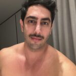 Jonathan Nemer Instagram – Foi pegar uma gripe forte, ficar uns dias sem sair de casa que deu isso… visual novo. Preciso saber a opinião de vocês: 1- COM QUEM ESTOU PARECENDO? 2- Aprovado? Reprovado? Ou ainda estão na dúvida? Hahahahahaha Vontade de fazer um show assim heim
PRÓXIMOS SHOWS:
15/04 Guarulhos/SP
16/04 Mogi das Cruzes/SP
17/04 Vitória/ES
18/04 Fortaleza/CE
20/04 Salvador/BA
22/04 Recife/PE
23/04 São Luis/MA
24/04 Campinas/SP
30/04 Lisboa/PORTUGAL
01/05 Porto/PORTUGAL
05/05 Dublin/IRLANDA
14/05 Ipatinga/MG
15/05 Governador Valadares/MG
16/05 Uberlândia/MG
17/05 Betim/MG
18/05 Belo Horizonte/MG
20/05 Mauá/SP
21/05 Santos/SP
22/05 Barueri/SP
12/06 Brasília/DF
13/06 Goiânia/GO
14/06 Jataí/GO
18/06 Araçatuba/SP
19/06 Rio de Janeiro/RJ
24/06 Londrina/PR
25/06 Maringá/PR
26/06 Ponta Grossa/PR
27/06 Curitiba/PR
03/07 Umuarama/PR
10/07 Rondonópolis/MT
11/07 Cuiabá/MT
12/07 Porto Velho/RO
INGRESSOS: jonathannemer.com.br