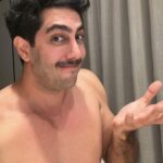 Jonathan Nemer Instagram – Foi pegar uma gripe forte, ficar uns dias sem sair de casa que deu isso… visual novo. Preciso saber a opinião de vocês: 1- COM QUEM ESTOU PARECENDO? 2- Aprovado? Reprovado? Ou ainda estão na dúvida? Hahahahahaha Vontade de fazer um show assim heim
PRÓXIMOS SHOWS:
15/04 Guarulhos/SP
16/04 Mogi das Cruzes/SP
17/04 Vitória/ES
18/04 Fortaleza/CE
20/04 Salvador/BA
22/04 Recife/PE
23/04 São Luis/MA
24/04 Campinas/SP
30/04 Lisboa/PORTUGAL
01/05 Porto/PORTUGAL
05/05 Dublin/IRLANDA
14/05 Ipatinga/MG
15/05 Governador Valadares/MG
16/05 Uberlândia/MG
17/05 Betim/MG
18/05 Belo Horizonte/MG
20/05 Mauá/SP
21/05 Santos/SP
22/05 Barueri/SP
12/06 Brasília/DF
13/06 Goiânia/GO
14/06 Jataí/GO
18/06 Araçatuba/SP
19/06 Rio de Janeiro/RJ
24/06 Londrina/PR
25/06 Maringá/PR
26/06 Ponta Grossa/PR
27/06 Curitiba/PR
03/07 Umuarama/PR
10/07 Rondonópolis/MT
11/07 Cuiabá/MT
12/07 Porto Velho/RO
INGRESSOS: jonathannemer.com.br