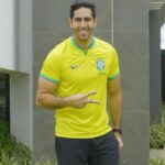 Jonathan Nemer Instagram - É sempre assim… você está fazendo as fotos com as mãos livres… sem mochila, sem bolsa… mas atrás da câmera tá aquela belezinha… alguem tirando as fotos carregando tudo 😂😂😂😂 Já viveu isso? Marque a pessoa hahahahaha COMPARTILHE PRÓXIMOS SHOWS: 21/02 Diadema/SP 22/02 São Bernardo do Campo/SP 23/02 Limeira/SP 24/02 Santana de Parnaíba/SP 26/02 Atibaia/SP 27/02 Praia Grande/SP 28/02 Ubatuba/SP 29/02 Guarujá/SP 14/03 Curitiba/PR 15/03 Goiânia/GO 16/03 Brasília/DF 17/03 Anápolis/GO 19/03 São José dos Campos/SP 20/03 São Paulo/SP 21/03 Rio de Janeiro/RJ 22/03 Duque de Caxias/RJ INGRESSOS: jonathannemer.com.br