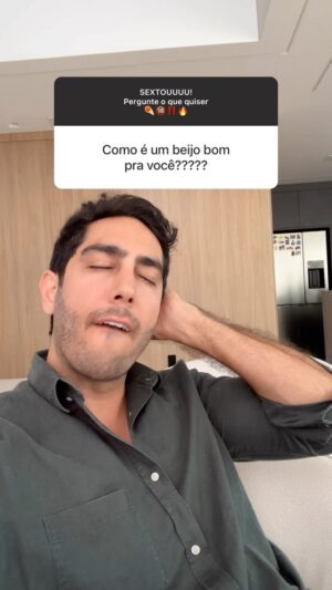Jonathan Nemer Instagram - Pela 1ª vez na vida recebi essa pergunta e quis ensinar os meus seguidores… com vocês um TUTORIAL DE UM BEIJO MUITO BOM. 1- Não abra muito a boca. Vai parecer que você vai engolir a pessoa. 2- Não deixe a boca muito fechada. Vai parecer que você não quer beijar a pessoa. 3- Abra médio… use a lingua… deixe os labios relaxados… e relaxe o pescoço, faça cafuné no meio do beijo, puxe o cabelo da outra pessoa de leve, etc. Vou lançar uma mentoria em breve 😂😂😂 A propósito? Como seria um beijo ideal pra vc? Consegue descrever nos comentários? O que vc gosta e oq não gosta?

PRÓXIMOS SHOWS:
21/02 Diadema/SP 
22/02 São Bernardo do Campo/SP 
23/02 Limeira/SP 
24/02 Santana de Parnaíba/SP 
26/02 Atibaia/SP 
27/02 Praia Grande/SP 
28/02 Ubatuba/SP 
29/02 Guarujá/SP 
INGRESSOS: jonathannemer.com.br
