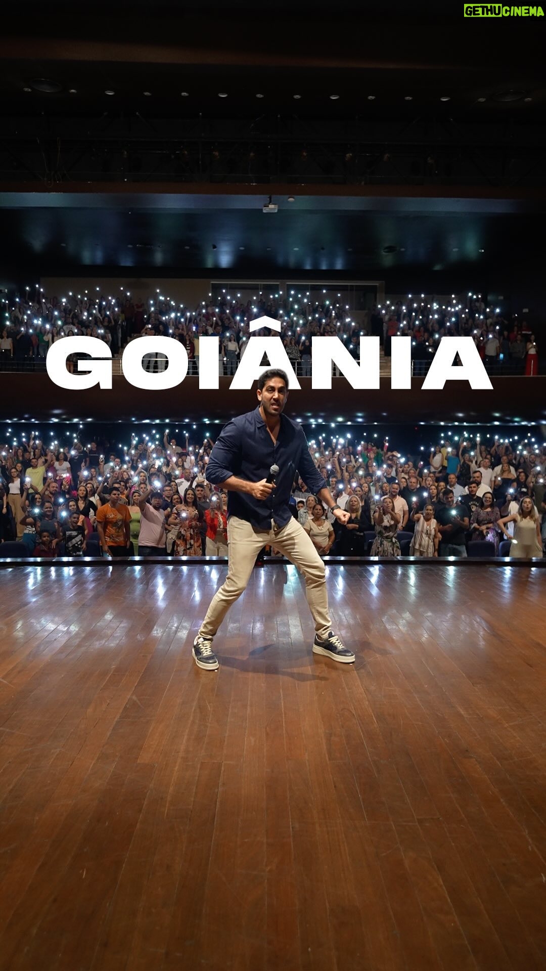 Jonathan Nemer Instagram - Obrigado GOIÂNIAAAA!!! Foi tão bom que deu quase 2h de show! Pelamorrr! Oq vocês mais gostaram? Comentem aí. PRÓXIMOS SHOWS: 15/04 Guarulhos/SP 16/04 Mogi das Cruzes/SP 17/04 Vitória/ES 18/04 Fortaleza/CE 20/04 Salvador/BA 22/04 Recife/PE 23/04 São Luis/MA 24/04 Campinas/SP 30/04 Lisboa/PORTUGAL 01/05 Porto/PORTUGAL 05/05 Dublin/IRLANDA 14/05 Ipatinga/MG 15/05 Governador Valadares/MG 16/05 Uberlândia/MG 17/05 Betim/MG 18/05 Belo Horizonte/MG 20/05 Mauá/SP 21/05 Santos/SP 22/05 Barueri/SP 12/06 Brasília/DF 13/06 Goiânia/GO 14/06 Jataí/GO 18/06 Araçatuba/SP 19/06 Rio de Janeiro/RJ 24/06 Londrina/PR 25/06 Maringá/PR 26/06 Ponta Grossa/PR 27/06 Curitiba/PR 03/07 Umuarama/PR 10/07 Rondonópolis/MT 11/07 Cuiabá/MT 12/07 Porto Velho/RO INGRESSOS: jonathannemer.com.br
