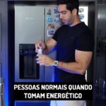 Jonathan Nemer Instagram - Quase todo mundo quando toma energético se transforma… mas como minha mãe diz: EU NÃO SOU TODO MUNDO 😂😂😂😂 E vocês? Gostam de energetico? Deixam vocês ligadão? Qual energetico mais gostam e qual não suportam? Escrevam nos comentariossss PRÓXIMOS SHOWS: 21/02 Diadema/SP 22/02 São Bernardo do Campo/SP 23/02 Limeira/SP 24/02 Santana de Parnaíba/SP 26/02 Atibaia/SP 27/02 Praia Grande/SP 28/02 Ubatuba/SP 29/02 Guarujá/SP 14/03 Curitiba/PR 15/03 Goiânia/GO 16/03 Brasília/DF 17/03 Anápolis/GO 19/03 São José dos Campos/SP 20/03 São Paulo/SP 21/03 Rio de Janeiro/RJ 22/03 Duque de Caxias/RJ INGRESSOS: jonathannemer.com.br