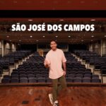 Jonathan Nemer Instagram - QUE SHOW ABSURDOOOO!!! Caraca, hoje estava num dia bem estranho… meio na bad… e simplesmente tive o melhor show do ano até agora! MEU DEUS 😱🙌 Obrigado SJC! Qual parte mais gostaram? Comentem aiiii. OBRIGADO JESUS ❤️❤️❤️ PRÓXIMOS SHOWS: 20/03 São Paulo/SP 21/03 Rio de Janeiro/RJ 22/03 Duque de Caxias/RJ ESGOTADO 15/04 Guarulhos/SP 16/04 Mogi das Cruzes/SP 17/04 Vitória/ES 18/04 Fortaleza/CE 20/04 Salvador/BA 22/04 Recife/PE 23/04 São Luis/MA 30/04 Lisboa/PORTUGAL 01/05 Porto/PORTUGAL 05/05 Dublin/IRLANDA 14/05 Ipatinga/MG 15/05 Governador Valadares/MG 16/05 Uberlândia/MG 17/05 Betim/MG 18/05 Belo Horizonte/MG 20/05 Mauá/SP 21/05 Santos/SP 22/05 Barueri/SP 12/06 Brasília/DF 13/06 Goiânia/GO INGRESSOS: jonathannemer.com.br